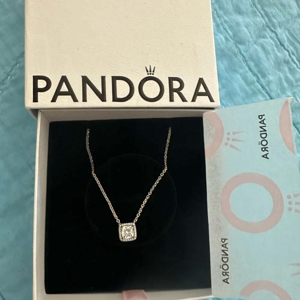 NIB Pandora Square Sparkle Halo Necklace - Picture 3 of 3